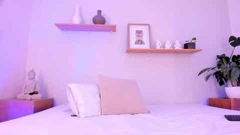 Snapshot of moll1e_ chatting on 2, 2, 2025 M o L l i E online show from 2, 2, 2025