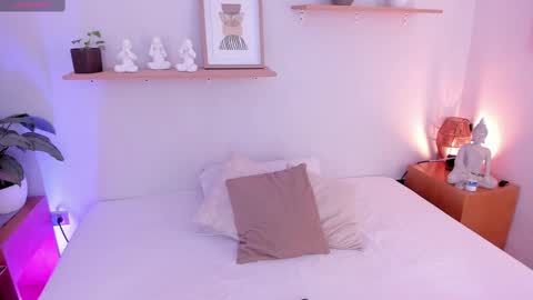 Snapshot of moll1e_ chatting on 14, 2, 2025 M o L l i E online show from 14, 2, 2025