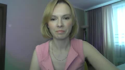 mollilove online show from 2, 6, 2026