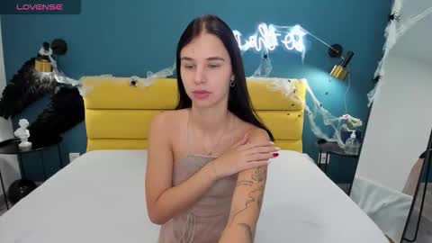 Snapshot of molly__cutie chatting on 26, 10, 2025 Molly online show from 26, 10, 2025