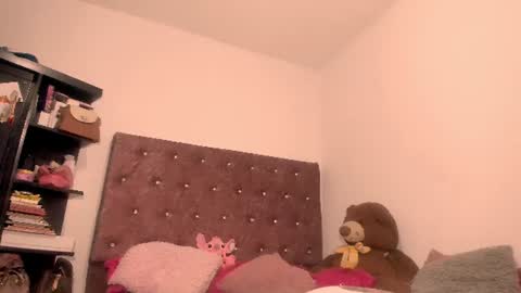 Snapshot of molly_and_paul chatting on 25, 7, 2026 luisa castro online show from 25, 7, 2026