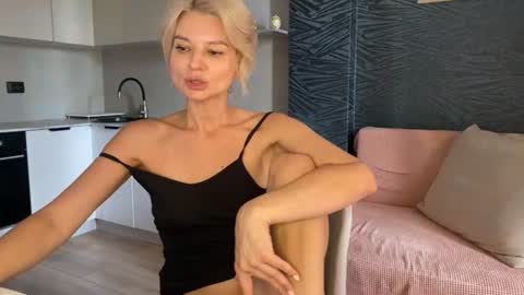Snapshot of molly_beauti chatting on 5, 7, 2026 Molly online show from 5, 7, 2026