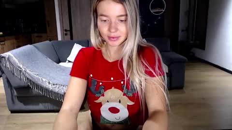 Snapshot of molly_bell chatting on 16, 12, 2025 Molly online show from 16, 12, 2025