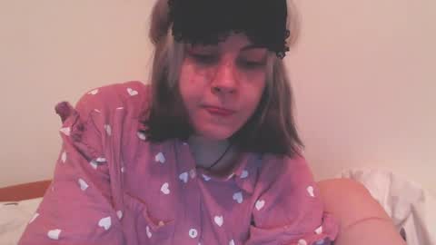 Molly Crow online show from 31, 12, 2024