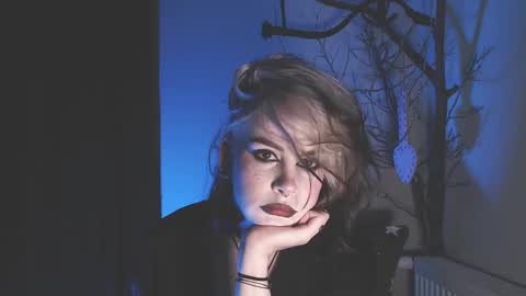 Molly Crow online show from 7, 1, 2025