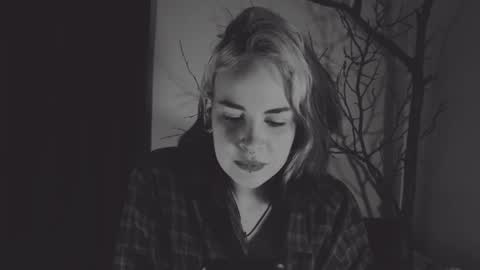 Molly Crow online show from 21, 1, 2025