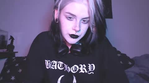 Molly Crow online show from 15, 2, 2025