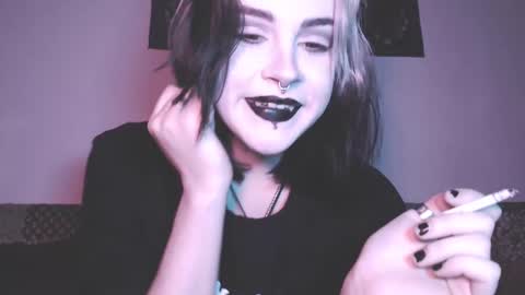 Molly Crow online show from 24, 2, 2025