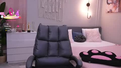 Molly online show from 5, 11, 2025