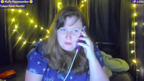 Snapshot of molly_moons chatting on 6, 11, 2025 molly_moons online show from 6, 11, 2025