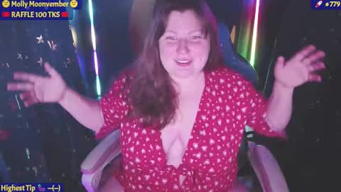 Snapshot of molly_moons chatting on 16, 11, 2025 molly_moons online show from 16, 11, 2025