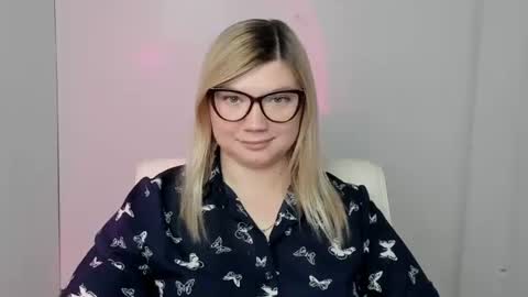 Molly online show from 8, 10, 2025