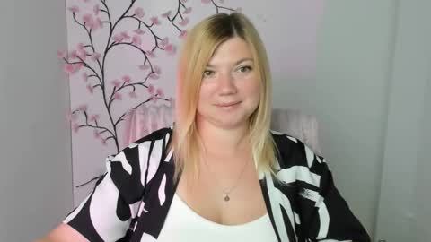 Molly online show from 7, 7, 2026