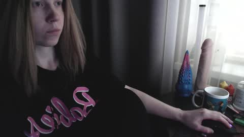 I have new photos come and see with love Molly online show from 11, 3, 2025