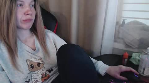 I have new photos come and see with love Molly online show from 26, 10, 2025