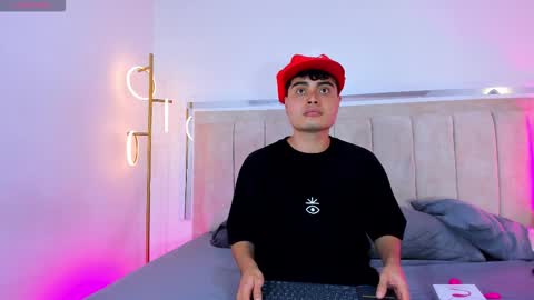 Snapshot of molly_sweetlove chatting on 4, 12, 2025 molly_sweetlove online show from 4, 12, 2025