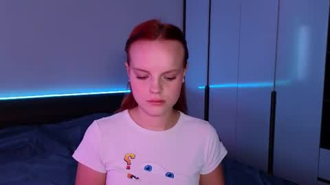 Snapshot of mollybossy chatting on 18, 7, 2026 Molly online show from 18, 7, 2026