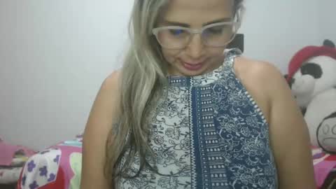 Snapshot of mollybunny01 chatting on 17, 2, 2025 Molly Bunny online show from 17, 2, 2025