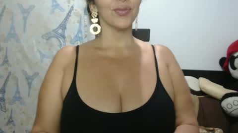 Snapshot of mollybunny01 chatting on 3, 10, 2025 Molly Bunny online show from 3, 10, 2025