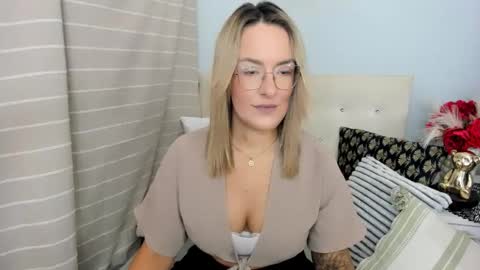 MollyCrazy online show from 23, 9, 2025