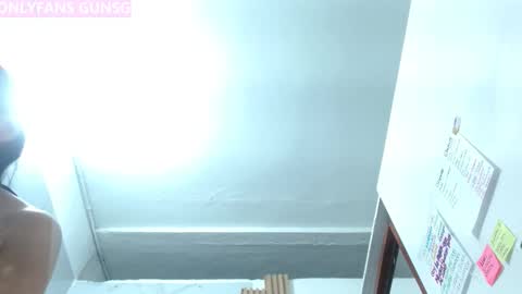 Snapshot of mollyguns chatting on 15, 10, 2025 MOLLY GUNSG online show from 15, 10, 2025