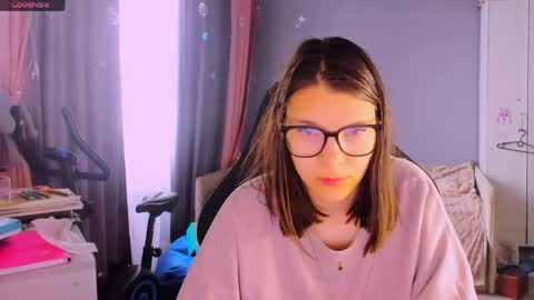  KIRA  online show from 5, 5, 2026