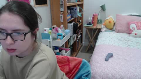 mollymeadows online show from 22, 4, 2026