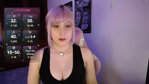 Snapshot of mollymeyeer chatting on 5, 5, 2026 Molly online show from 5, 5, 2026