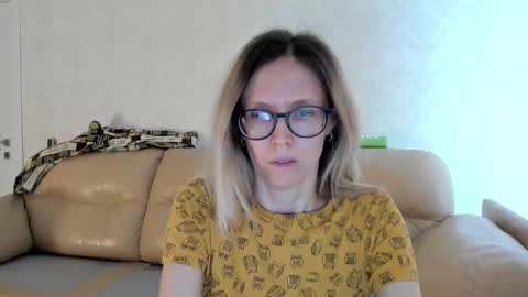 Snapshot of mollystory chatting on 10, 3, 2025 AngelMomm online show from 10, 3, 2025