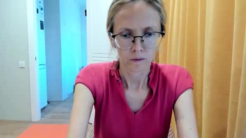 Snapshot of mollystory chatting on 24, 9, 2025 AngelMomm online show from 24, 9, 2025