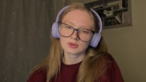 mollytucker online show from 18, 9, 2025