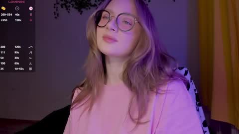 mollytucker online show from 15, 4, 2026