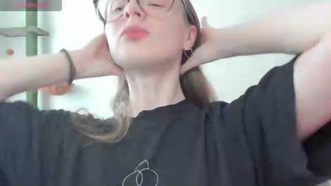 Snapshot of mollytucker chatting on 17, 7, 2026 mollytucker online show from 17, 7, 2026
