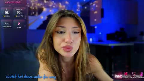 Snapshot of mollyyank chatting on 17, 10, 2025 Molly online show from 17, 10, 2025