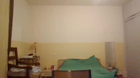 moment71200 online show from 13, 11, 2025