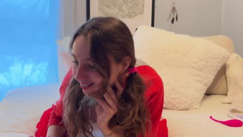 Mia  online show from 24, 12, 2024