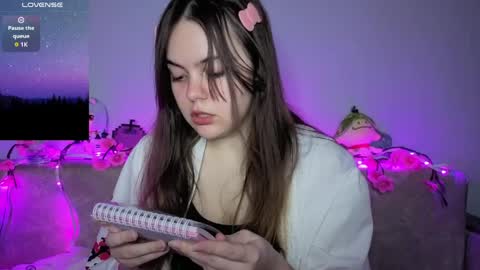 Momo online show from 9, 4, 2026