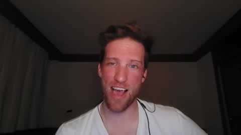 Snapshot of moms_little_monster chatting on 6, 11, 2025 moms_little_monster online show from 6, 11, 2025