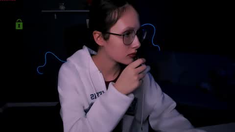 Snapshot of mona_cloud chatting on 7, 3, 2025 Mona online show from 7, 3, 2025