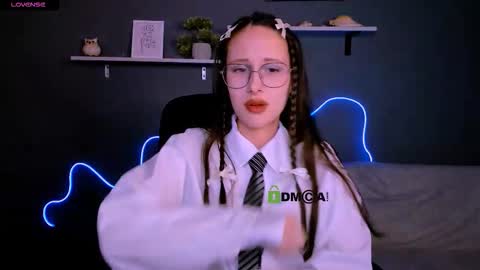 Snapshot of mona_cloud chatting on 22, 9, 2025 Mona online show from 22, 9, 2025