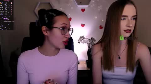 Snapshot of mona_cloud chatting on 4, 10, 2025 Mona online show from 4, 10, 2025