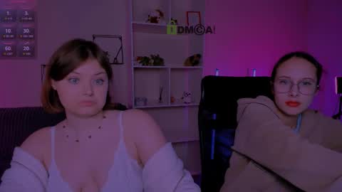 Snapshot of mona_cloud chatting on 12, 10, 2025 Mona online show from 12, 10, 2025