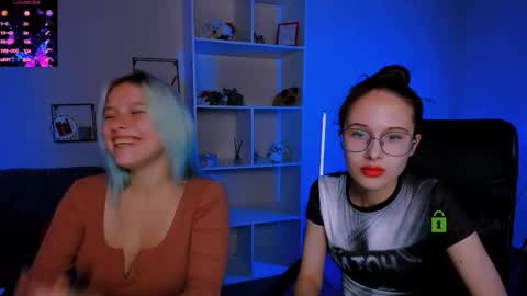 Snapshot of mona_cloud chatting on 13, 10, 2025 Mona online show from 13, 10, 2025