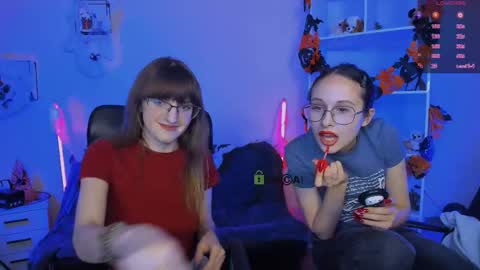 Snapshot of mona_cloud chatting on 28, 10, 2025 Mona online show from 28, 10, 2025