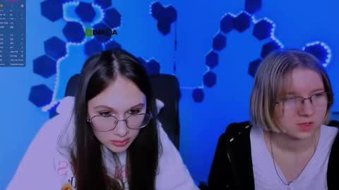 Snapshot of mona_cloud chatting on 14, 12, 2025 Mona online show from 14, 12, 2025