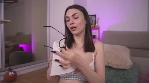 Mona Lisss online show from 15, 10, 2025