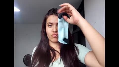 Snapshot of monalia17 chatting on 5, 1, 2026 monalia17 online show from 5, 1, 2026