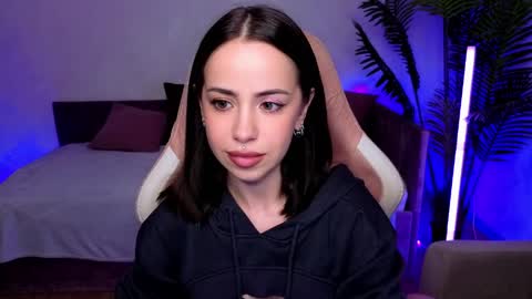 Monica online show from 8, 4, 2026