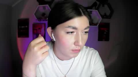 Snapshot of monica_sweets chatting on 19, 9, 2025 sweet girl and shine body online show from 19, 9, 2025