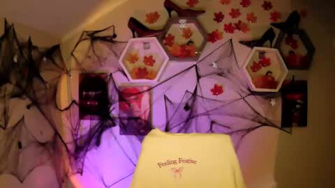 sweet girl and shine body online show from 2, 10, 2025